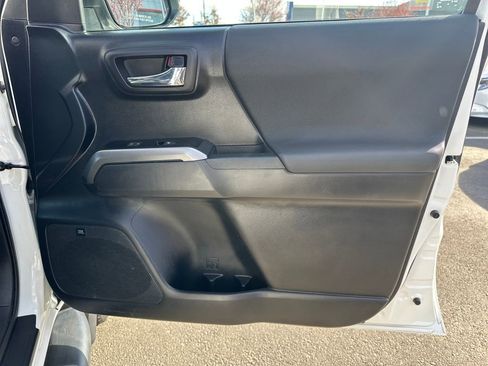 Certified 2021 Toyota Tacoma TRD Off-Road w/ TRD Premium Off Road Package image 16