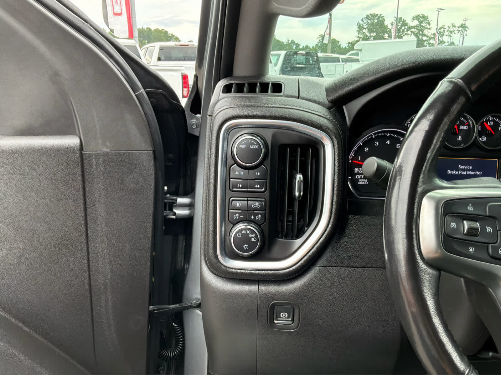 Used 2020 Chevrolet Silverado 1500 RST AWD/4WD image 14