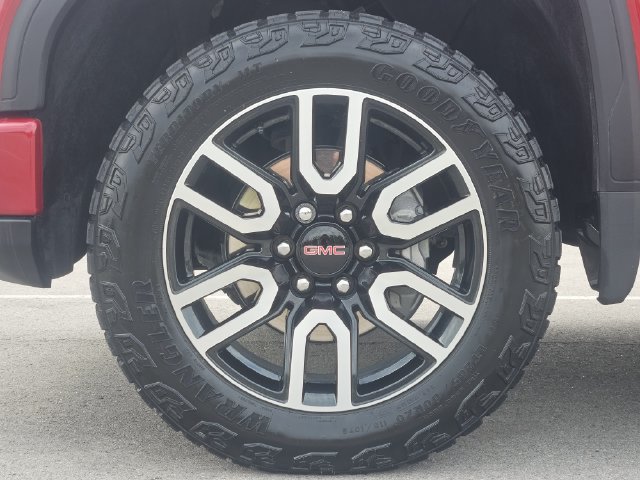 Used 2025 GMC Sierra 1500 AT4 w/ AT4 Premium Package AWD/4WD image 12