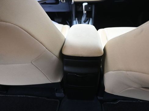 Used 2017 Toyota Corolla L image 10