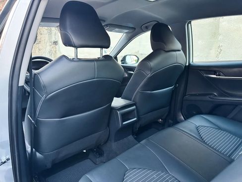 Used 2022 Toyota Camry SE image 19