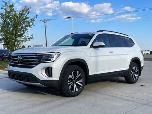 New 2026 Volkswagen Atlas SE image 2