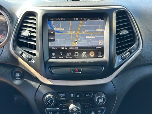 Used 2015 Jeep Cherokee Limited image 33