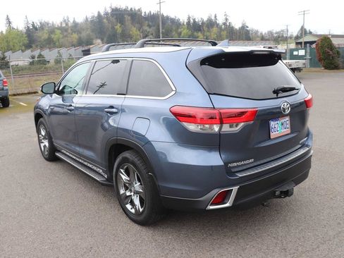 Certified 2017 Toyota Highlander Limited Platinum image 7