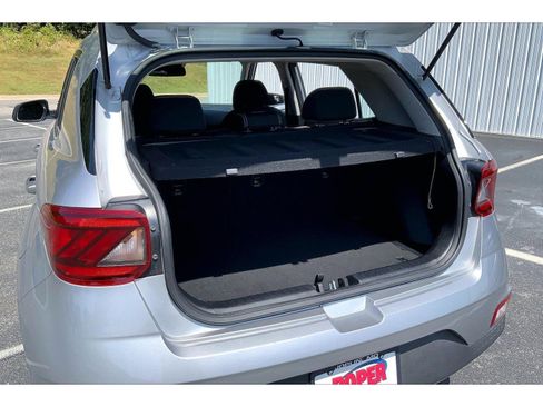 Used 2025 Hyundai Venue SEL FWD image 25