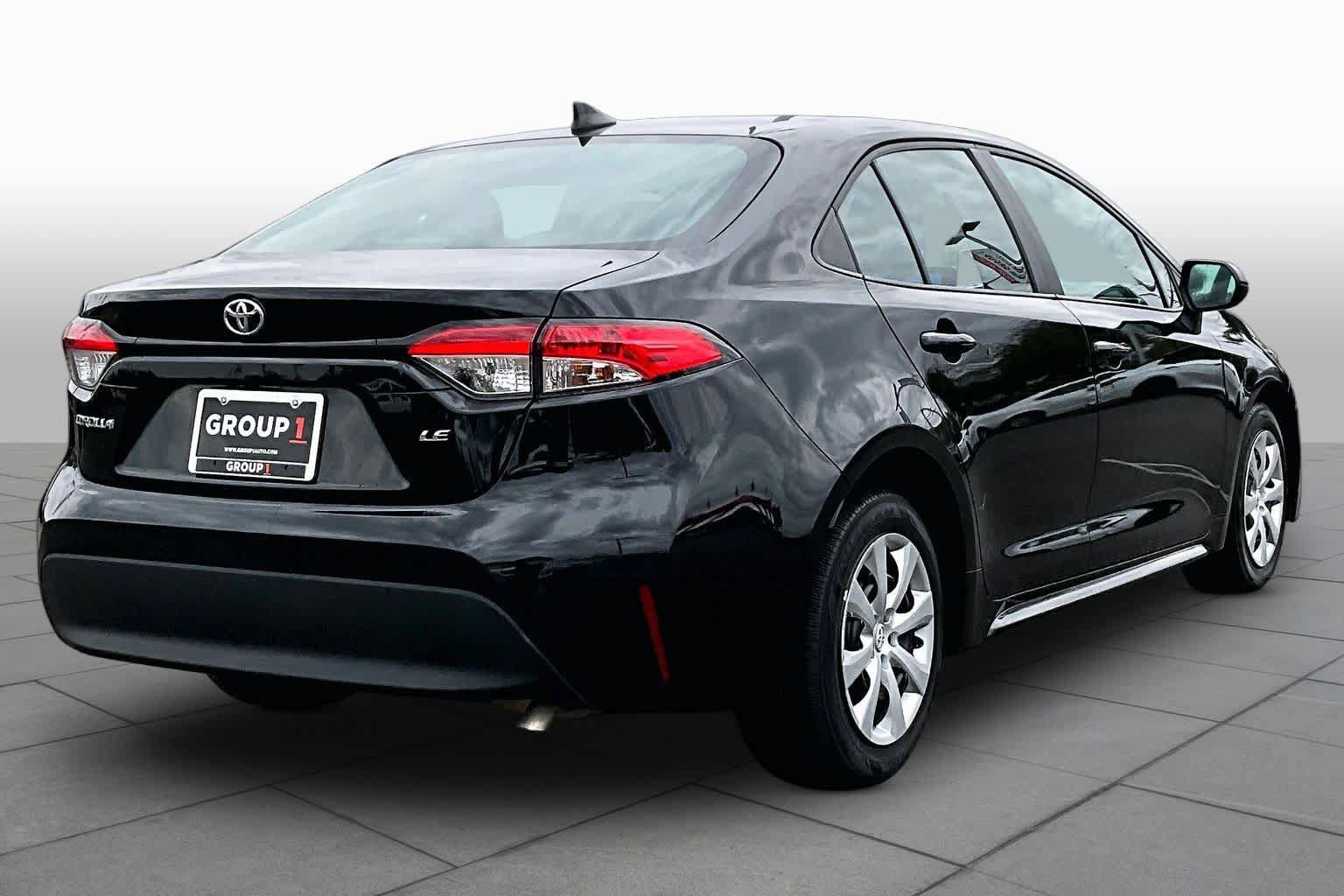 Certified 2025 Toyota Corolla LE FWD image 12