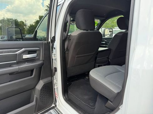 Used 2024 RAM 3500 Big Horn image 30