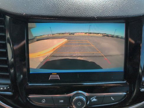 Used 2020 Chevrolet Trax LT w/ LT Convenience Package AWD/4WD image 21