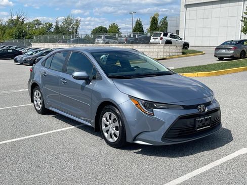 Used 2026 Toyota Corolla LE FWD image 2
