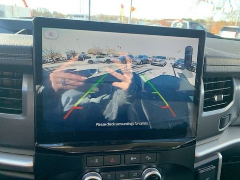 Certified 2024 Ford Expedition XLT image 17