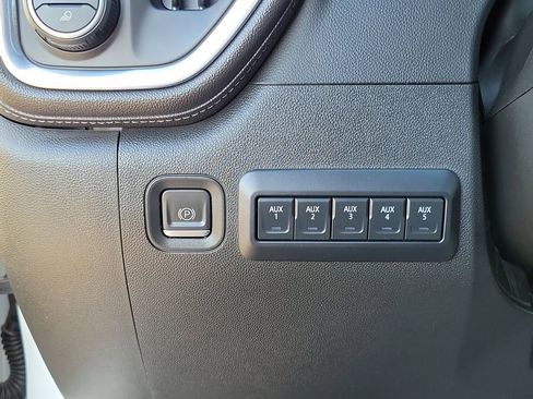 Used 2023 Chevrolet Silverado 2500 LTZ w/ LTZ Plus Package image 5