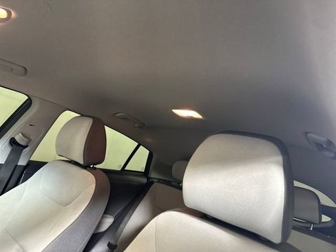 Used 2021 Hyundai Ioniq SE image 12