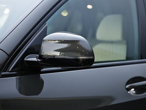 New 2026 BMW X5 xDrive40i w/ M Sport Package image 11