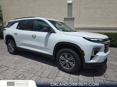 Used 2025 Chevrolet Traverse LT