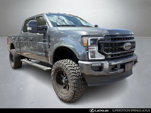 Used 2020 Ford F350 Lariat image 2