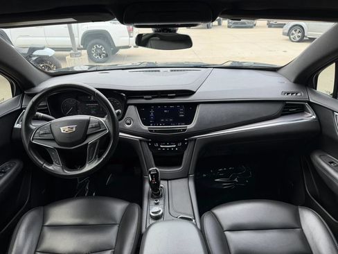 Used 2022 Cadillac XT5 Luxury w/ LPO, ONYX Package FWD image 17