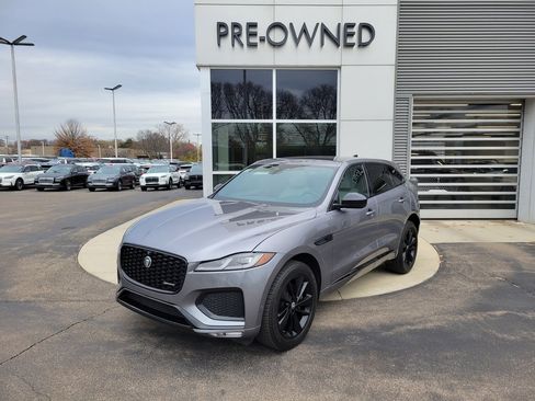 Used 2024 Jaguar F-PACE R-Dynamic S image 1