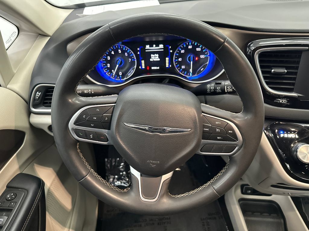 Used 2023 Chrysler Voyager LX FWD image 25