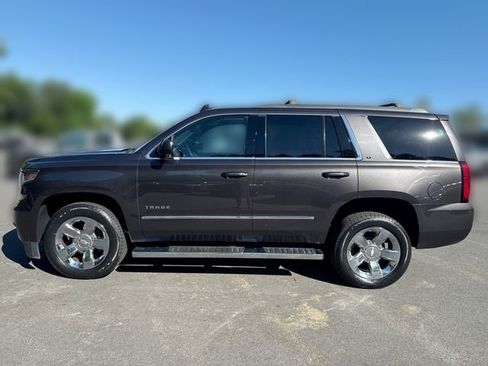 Used 2017 Chevrolet Tahoe LT w/ LT Signature Package AWD/4WD image 5