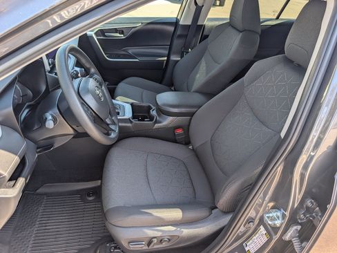 Used 2024 Toyota RAV4 XLE FWD image 2