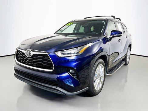 Used 2022 Toyota Highlander Limited image 10