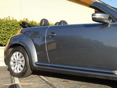 Used 2018 Volkswagen Beetle 2.0T S image 6