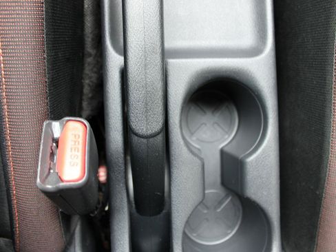Used 2021 Nissan Versa SR FWD image 26