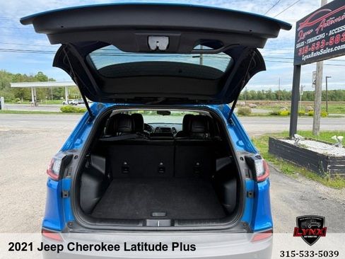 Used 2021 Jeep Cherokee Latitude Plus AWD/4WD image 57