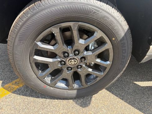 New 2026 Toyota Tundra Platinum AWD/4WD image 40