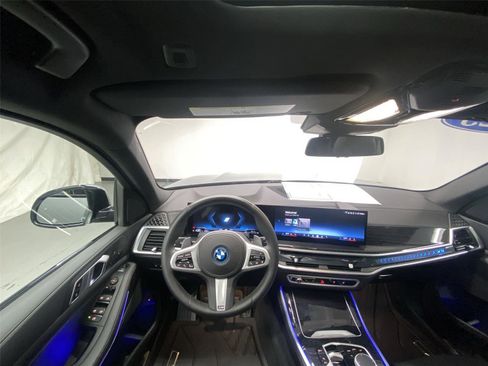 Used 2025 BMW X5 xDrive50e w/ M Sport Package AWD/4WD image 31