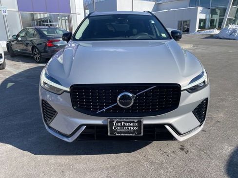 Certified 2025 Volvo XC60 B5 Core image 6