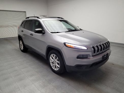 Used 2017 Jeep Cherokee Sport image 13