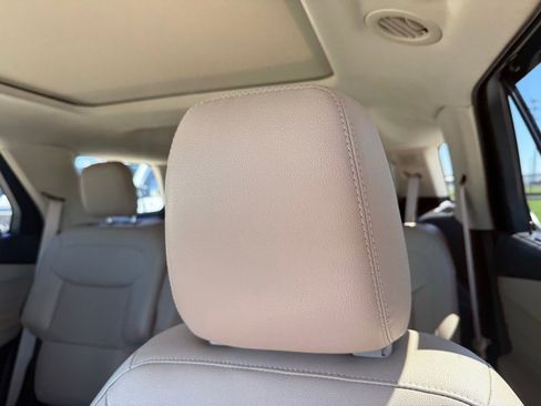 Used 2021 Ford Explorer Limited w/ Equipment Group 301A image 28