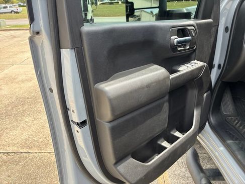 Used 2025 Chevrolet Silverado 2500 Custom w/ Custom Value Package AWD/4WD image 21