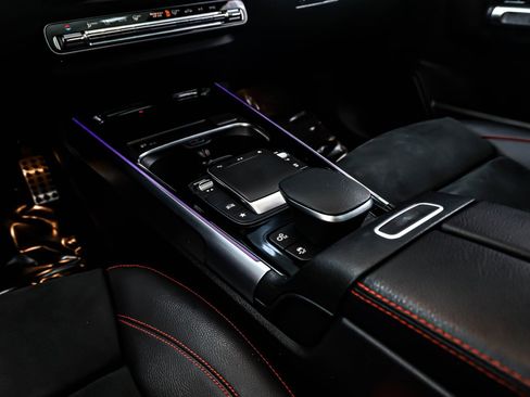 Used 2022 Mercedes-Benz GLB 35 AMG 4MATIC image 6