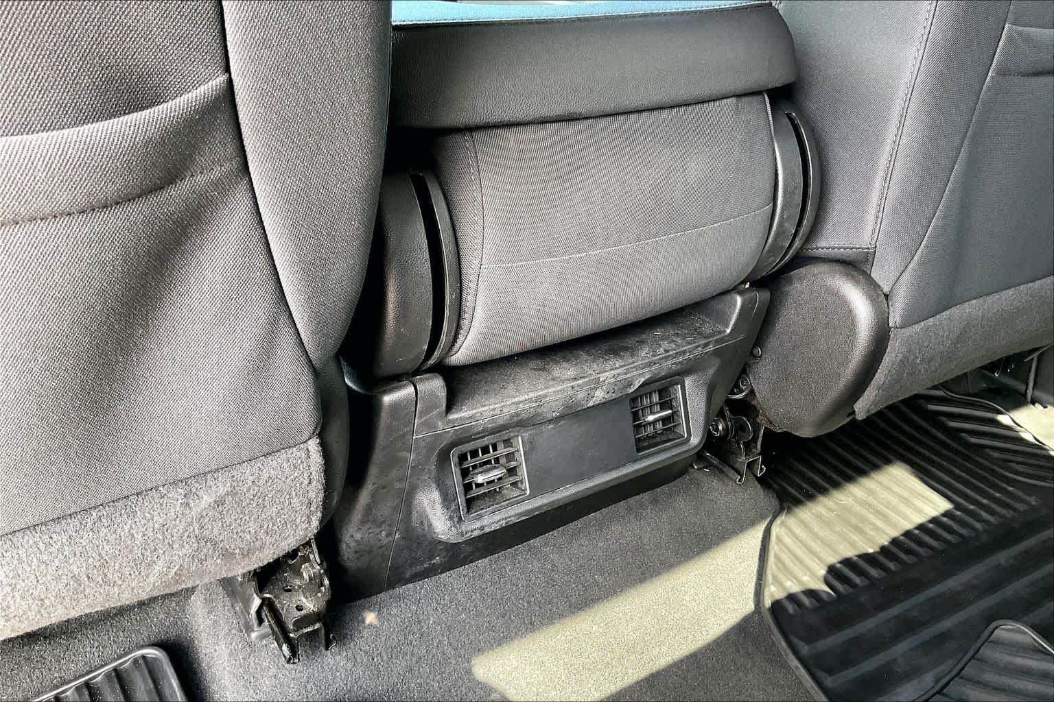 Used 2023 Chevrolet Silverado 1500 Custom AWD/4WD image 32