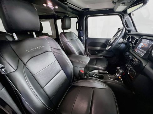Used 2022 Jeep Wrangler Unlimited Sahara AWD/4WD image 28