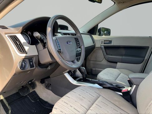 Used 2010 Ford Focus SE FWD image 17