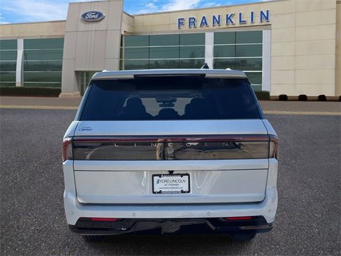 New 2025 Lincoln Navigator L Reserve image 6