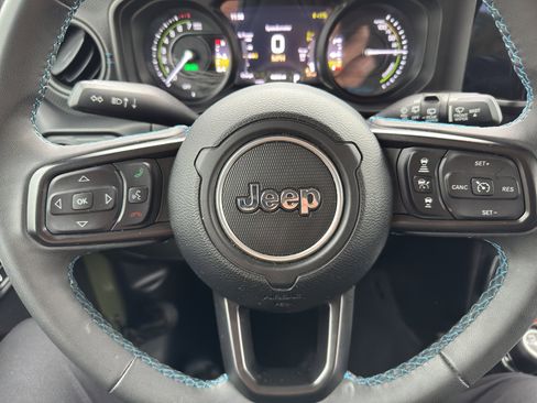 Used 2024 Jeep Wrangler Rubicon image 26