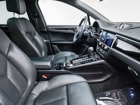 Used 2022 Porsche Macan S image 22
