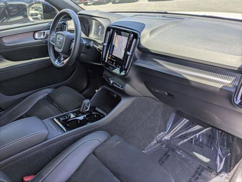 Used 2021 Volvo XC40 T5 R-Design w/ Climate Package AWD/4WD image 25