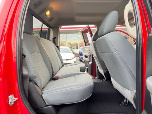 Used 2020 RAM 1500 Classic SLT image 26