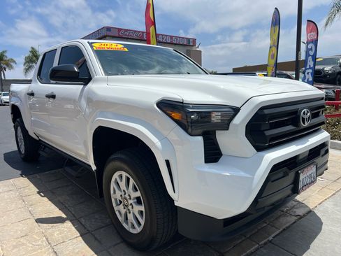 Used 2024 Toyota Tacoma SR RWD image 1