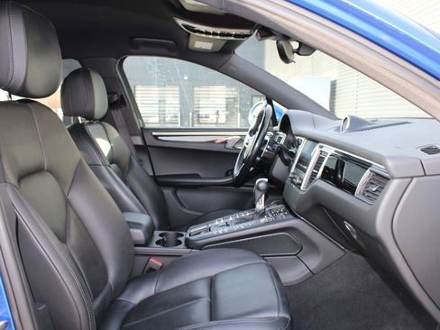 Used 2017 Porsche Macan image 24