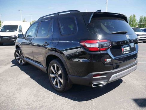 Used 2025 Honda Pilot Touring image 20