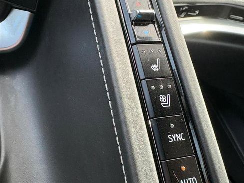 Used 2022 Chevrolet Corvette Stingray Premium Conv w/ Z51 Performance Package image 14