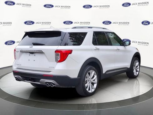 Certified 2023 Ford Explorer Platinum w/ Technology Package AWD/4WD image 5