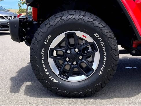 Used 2022 Jeep Wrangler Unlimited Rubicon w/ Dual Top Group AWD/4WD image 9