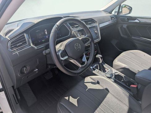 Used 2022 Volkswagen Tiguan SE AWD/4WD image 29
